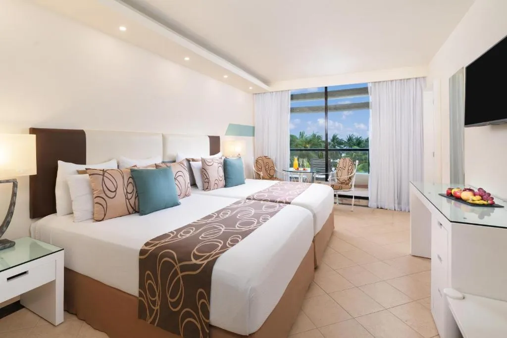 Grand Standard Room